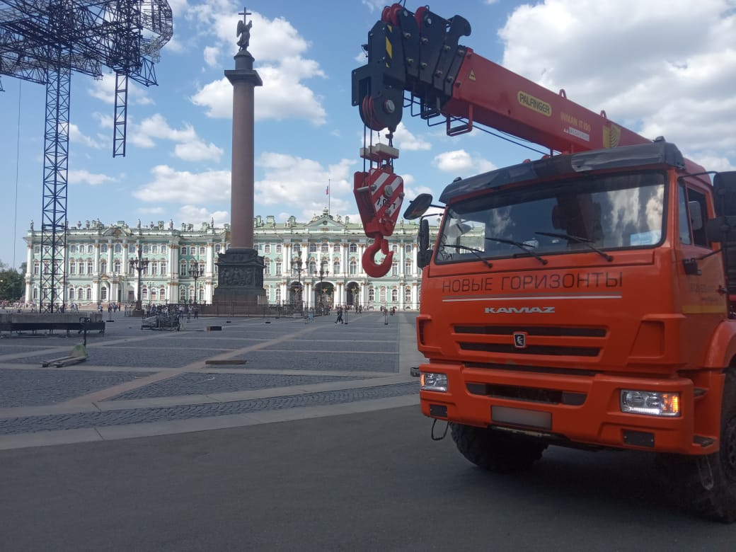 Манипулятор КамАЗ 43118 6х6 аренда строительной техники в Санкт-Петербурге  и Ленинградской области - Новые Горизонты